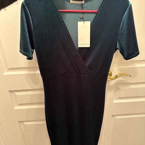 BNWT Zara dark green stretchy suede dress - Picture 2 of 3